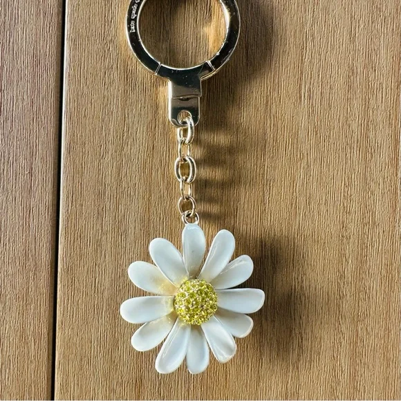 Kate Spade Daisy FOB Charm - Picture 2 of 9